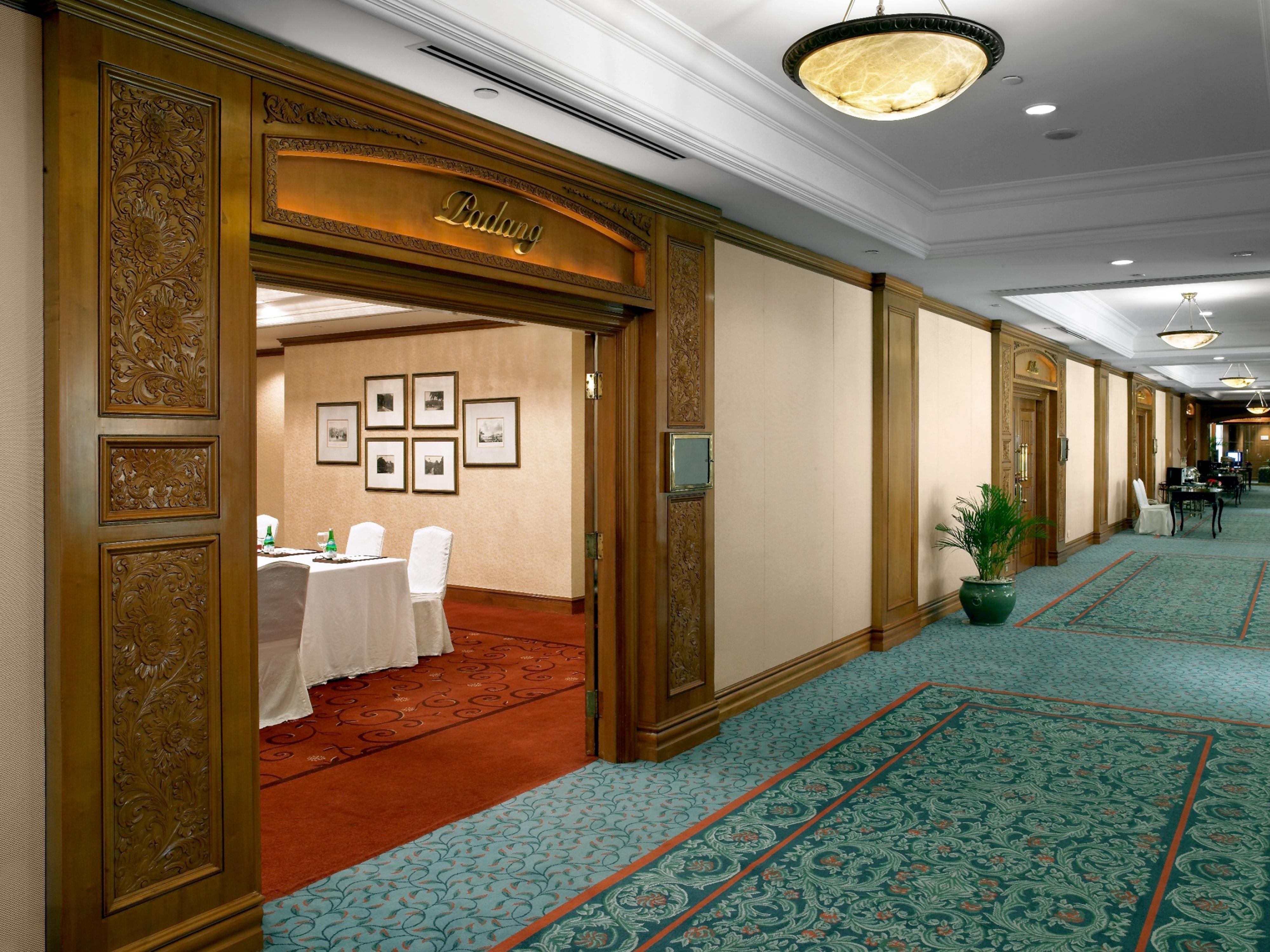 Shangri-La Jakarta Buitenkant foto