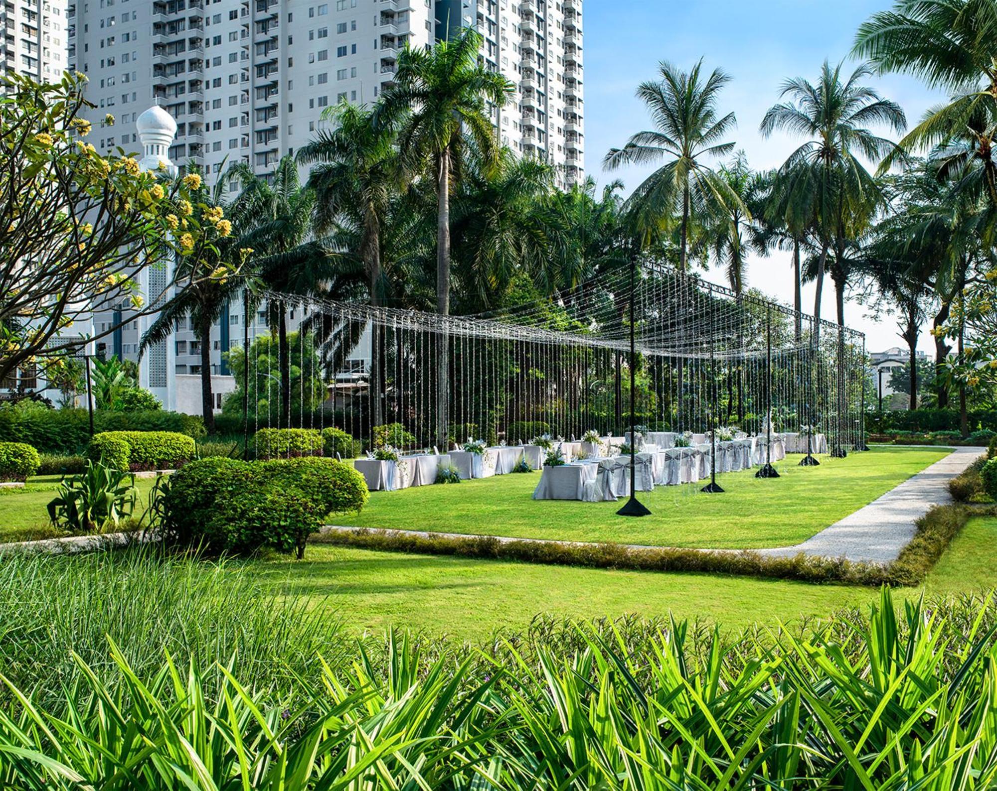Shangri-La Jakarta Buitenkant foto